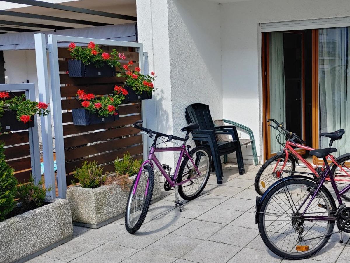 Swinoujscie Platan Patio 6 - Berry Apartments Eksteriør bilde